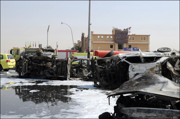 انفجار في الرياض صباحاً يهز المدينة شرقاً بعد انفجار ناقلة محملة بالنفط تحدث اضرار كبيرة بالصور 77