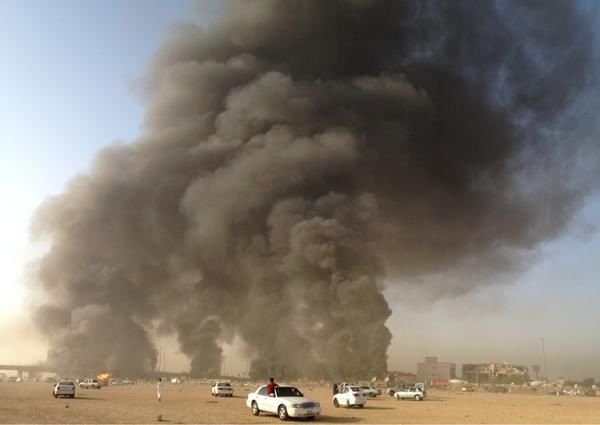 انفجار في الرياض صباحاً يهز المدينة شرقاً بعد انفجار ناقلة محملة بالنفط تحدث اضرار كبيرة بالصور 31