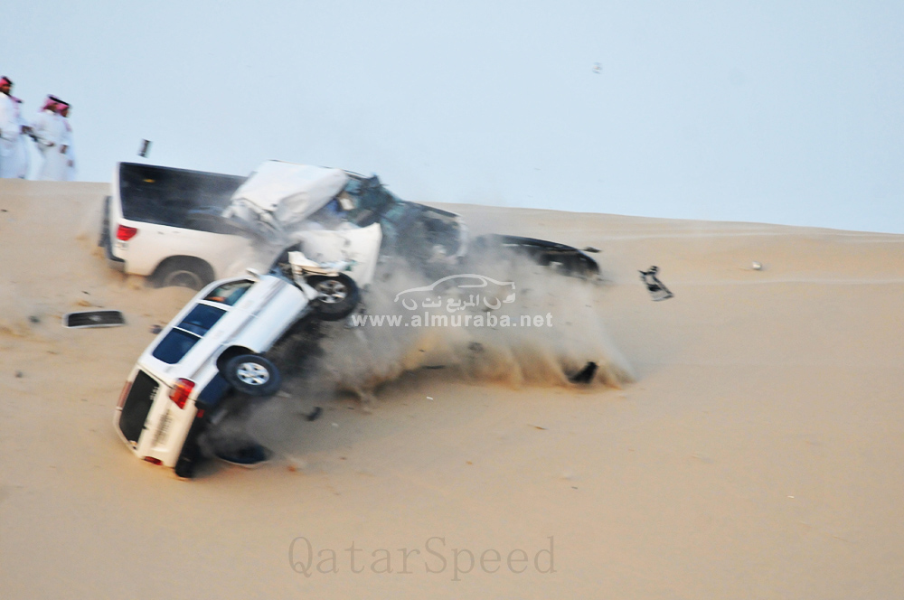 حادث تطعيس تويوتا تندرا وجيب لاندكروزر في دولة قطر "طعس العديد" بالصور 1