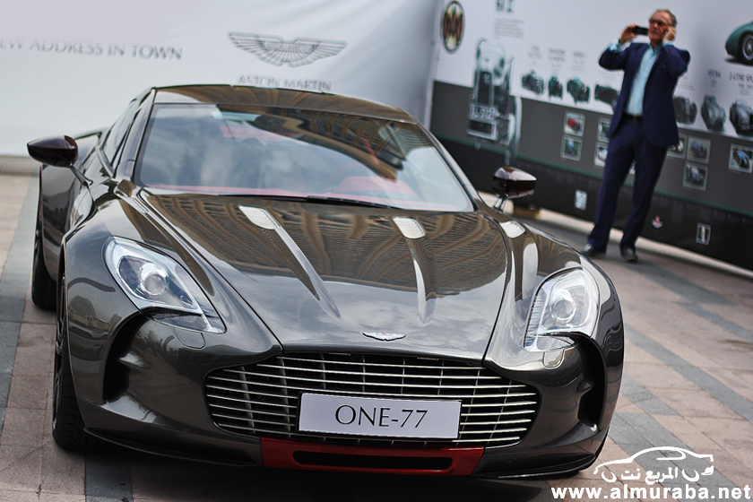 تدشين استون مارتن فانكويش في صالة العرض الجديدة في مدينة دبي Aston Martin Vanquish 10