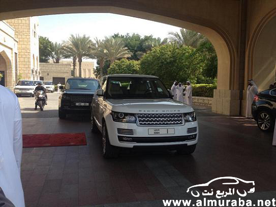 الشيخ محمد بن راشد حاكم مدينة دبي يركب سيارته "الجديدة" رنج روفر 2013 بالصور 2