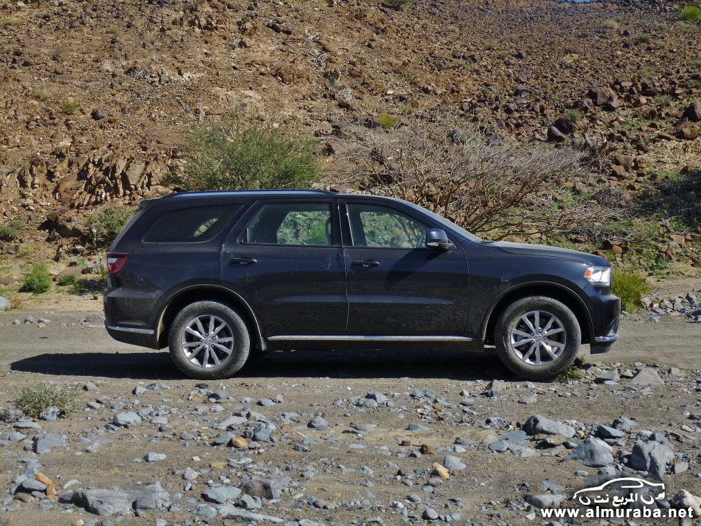 2014-Dodge-Durango-in-the-UAE-6