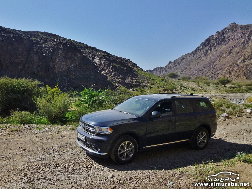 2014-Dodge-Durango-in-the-UAE