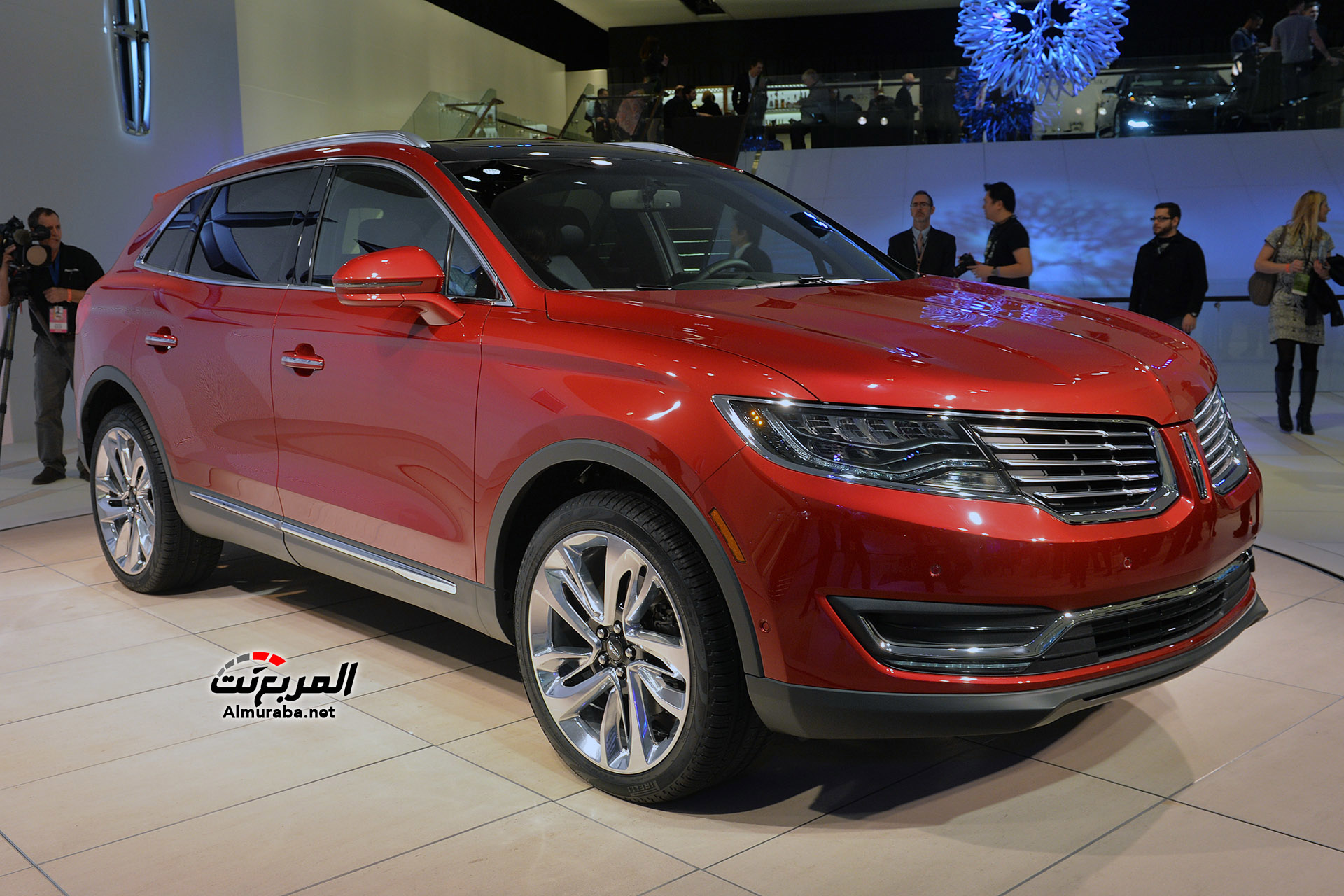 01-2016-lincoln-mkx-detroit-1