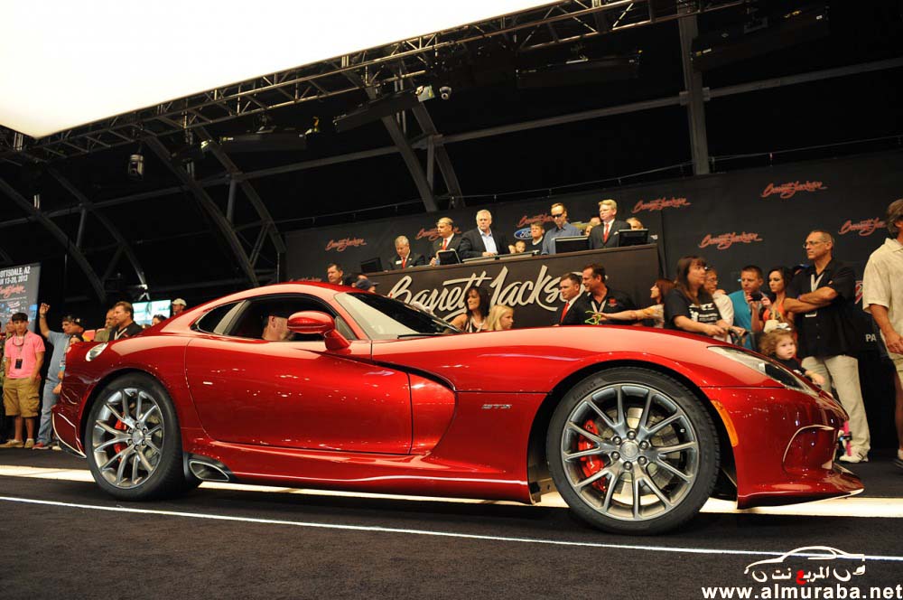 اول فايبر اس ار تي 2013 تباع في مزاد علني بقيمة مليون ومئة الف ريال SRT Viper 2013 11