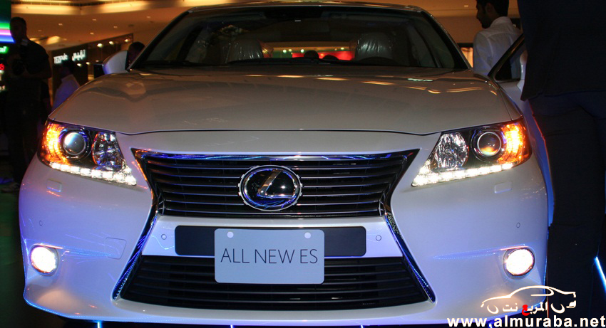 لكزس إي إس 2013 تصل إلى الإمارات بتطوير ومميزات اضافية في وكالة الفطيم مع الاسعار Lexus 2013 9