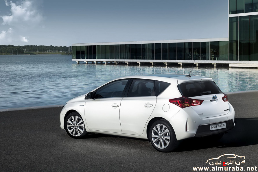 تويوتا فيرسو 2013 وتويوتا أورس 2013 سيشاركان في معرض باريس للسيارات Toyota Auris 2013 1