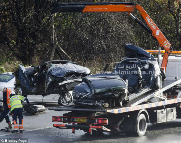 مقتل شخصين في حادث على سرعة بسيارتين BMW وتشاجر بعض الأصدقاء مع الناجين في شارع لندن بالصور