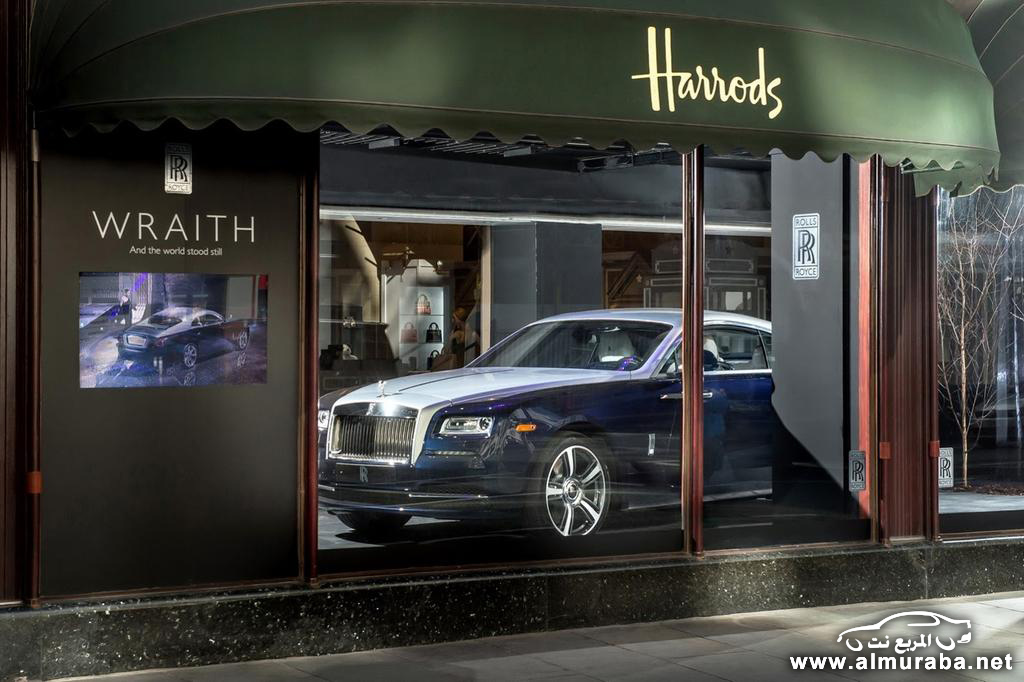 "بالصور" متاجر هارودز في لندن ترحب بالشبح الجديد رولزرويس ريث كوبيه Rolls-Royce Harrods 6