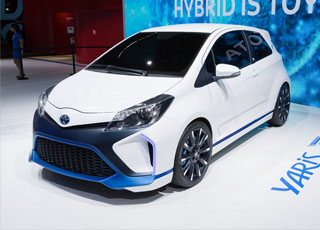 مفهوم تويوتا ياريس الهجينة الجديدة ينعرض في المانيا بمعرض فرانكفورت للسيارات Toyota Yaris 4