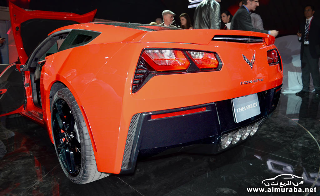 2014-chevrolet-corvette-stingray-rear