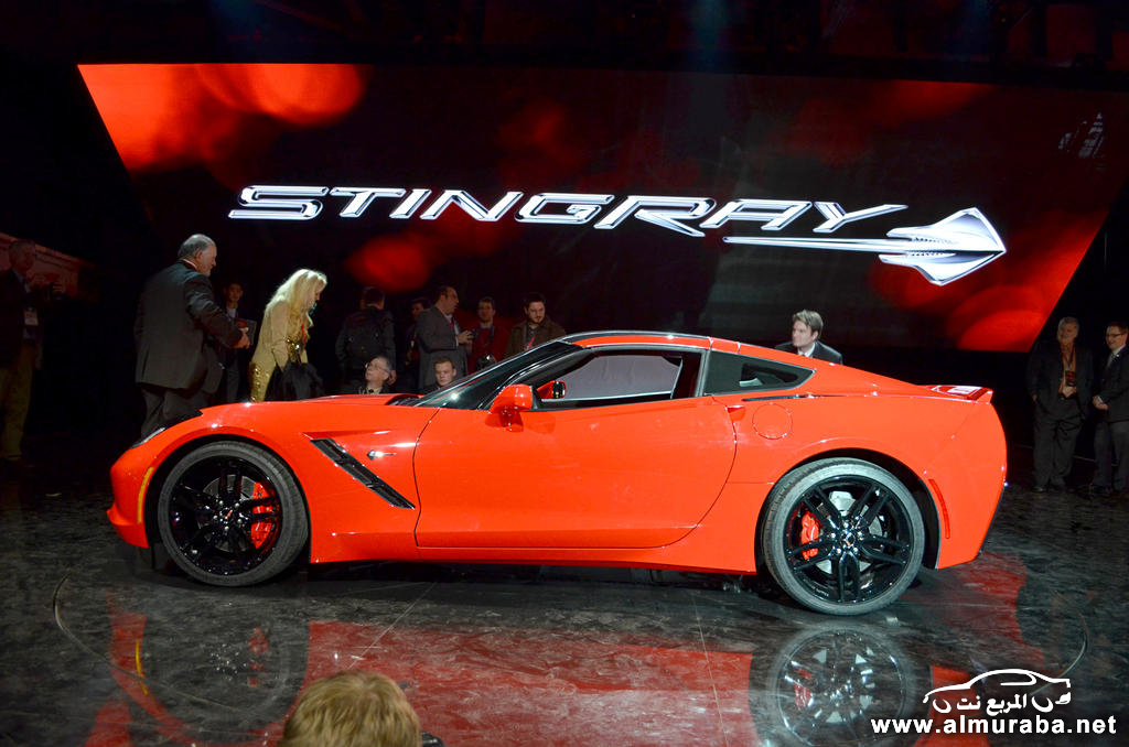 2014-chevrolet-corvette-stingray-side