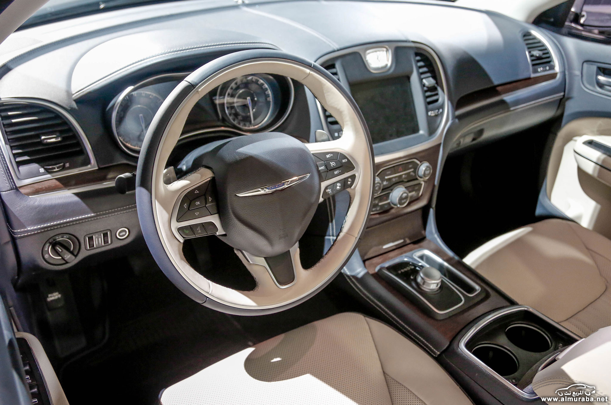 2015-chrysler-300-interior