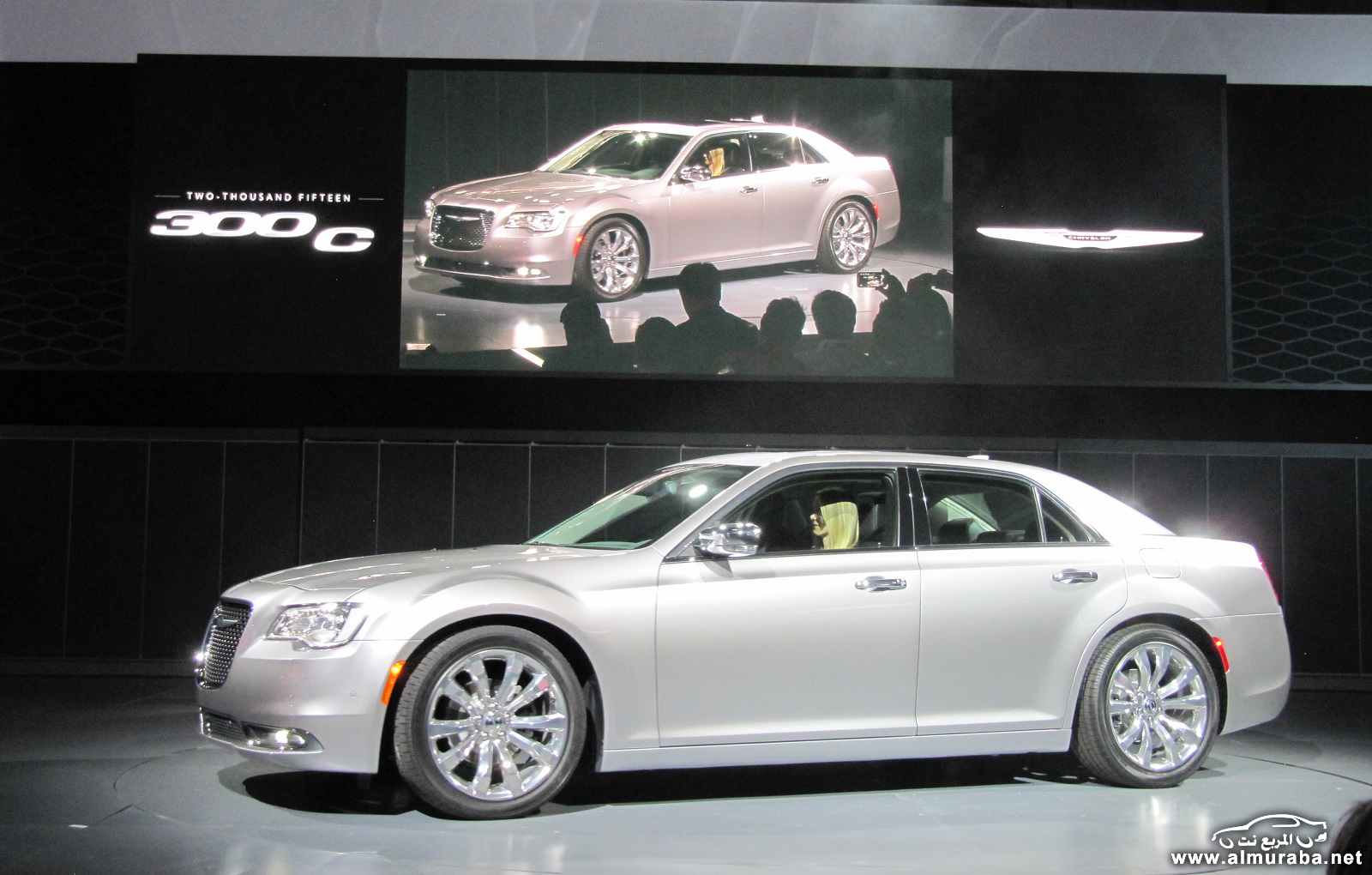 2015-chrysler-300-unveiled-at-2014-los-angeles-auto-show_100490795_h