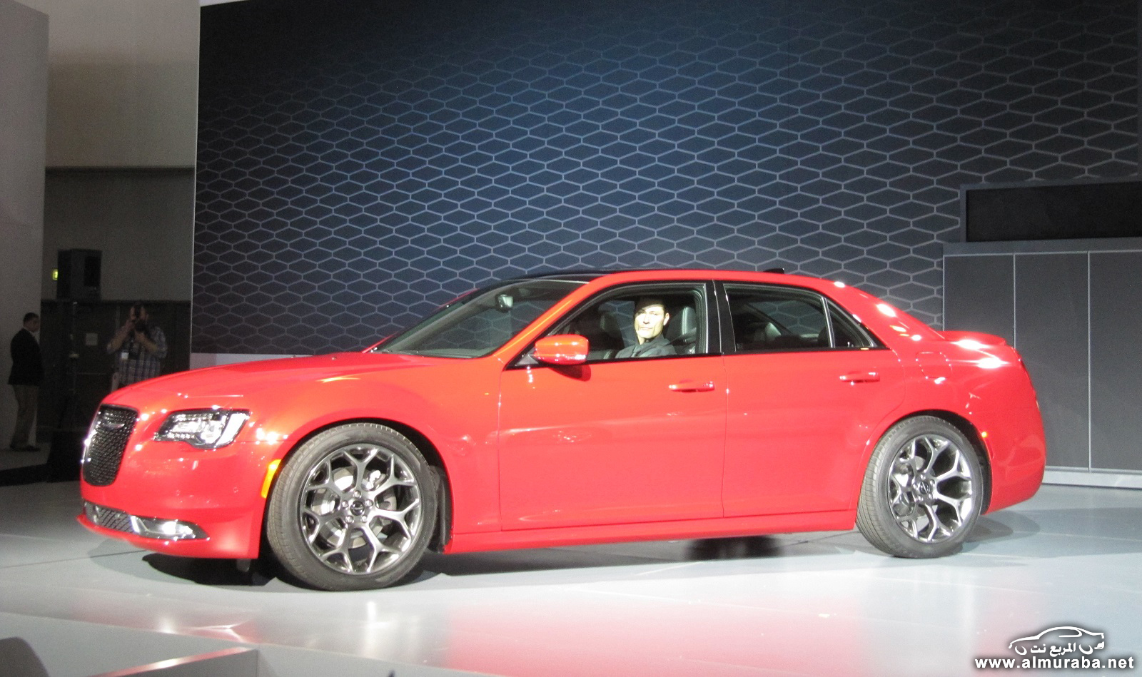 2015-chrysler-300-unveiled-at-2014-los-angeles-auto-show_100490797_h