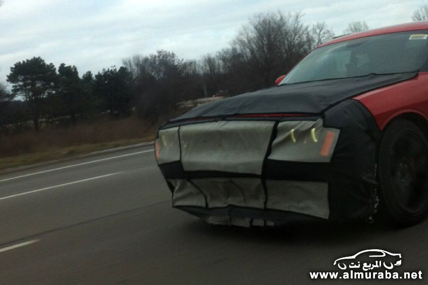 2015-dodge-challenger-spied-front