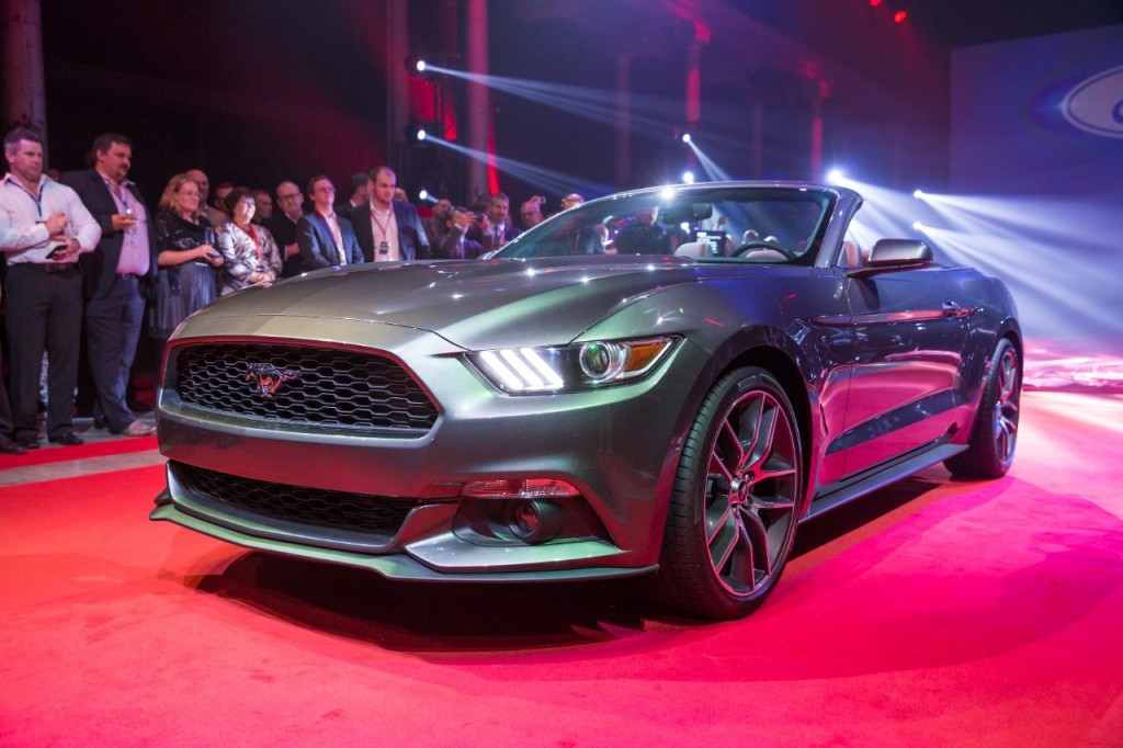 2015-ford-mustang-conrvertible_100448972_l