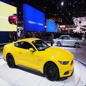 “بالصور” فورد موستنج طراز 2015 بمعرض شيكاغو للسيارات 2015 Ford Mustang