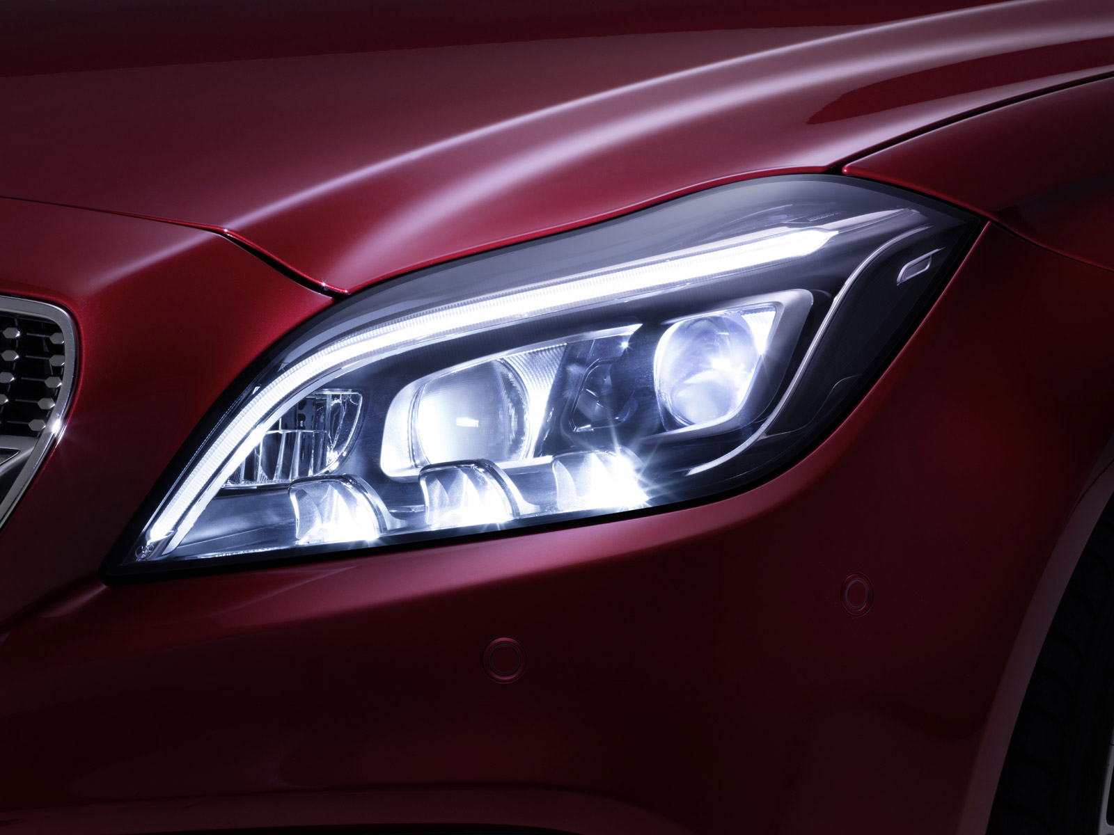 2015-mercedes-benz-cls-class-multibeam-led-headlights_100469750_h