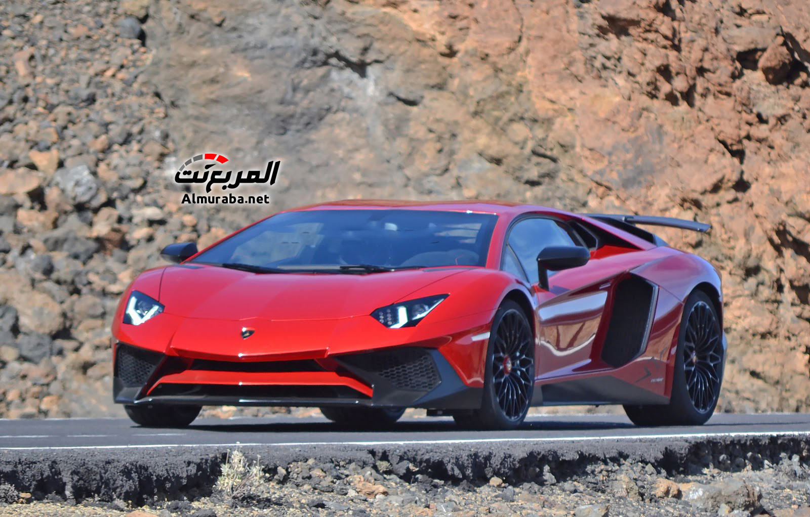 Lamborghini-Aventador-SV-2