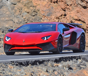 لامبورجيني افنتادور SV 2016 تظهر قبل عرضها في جنيف Lamborghini Aventador SV 4