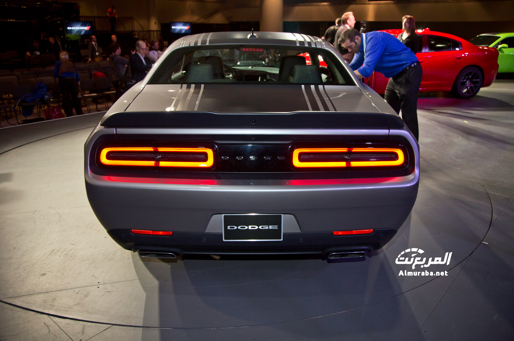 2015-dodge-challenger-392-hemi-scat-pack-shaker-rear-end