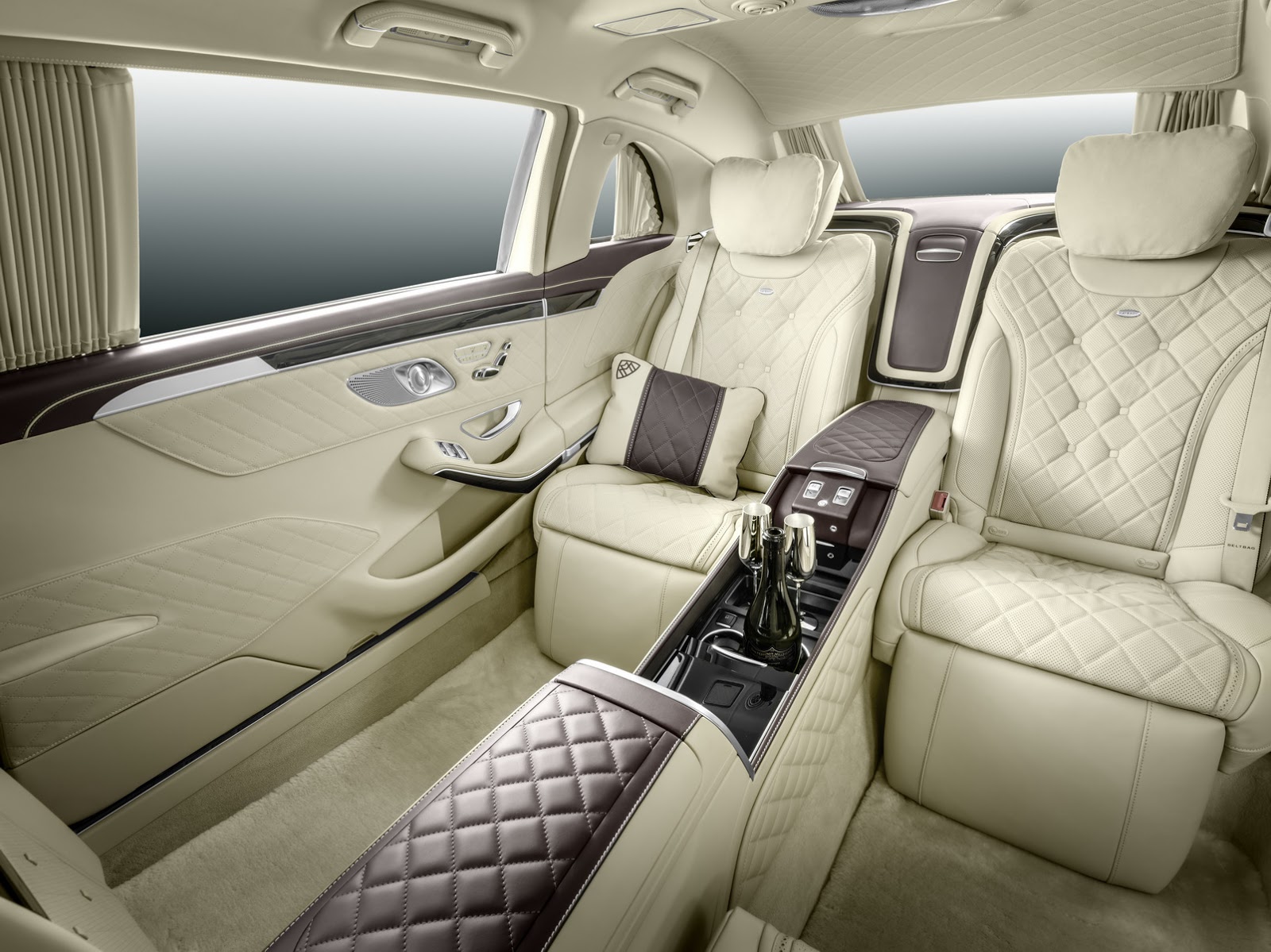 Mercedes-Maybach-Pullman-2