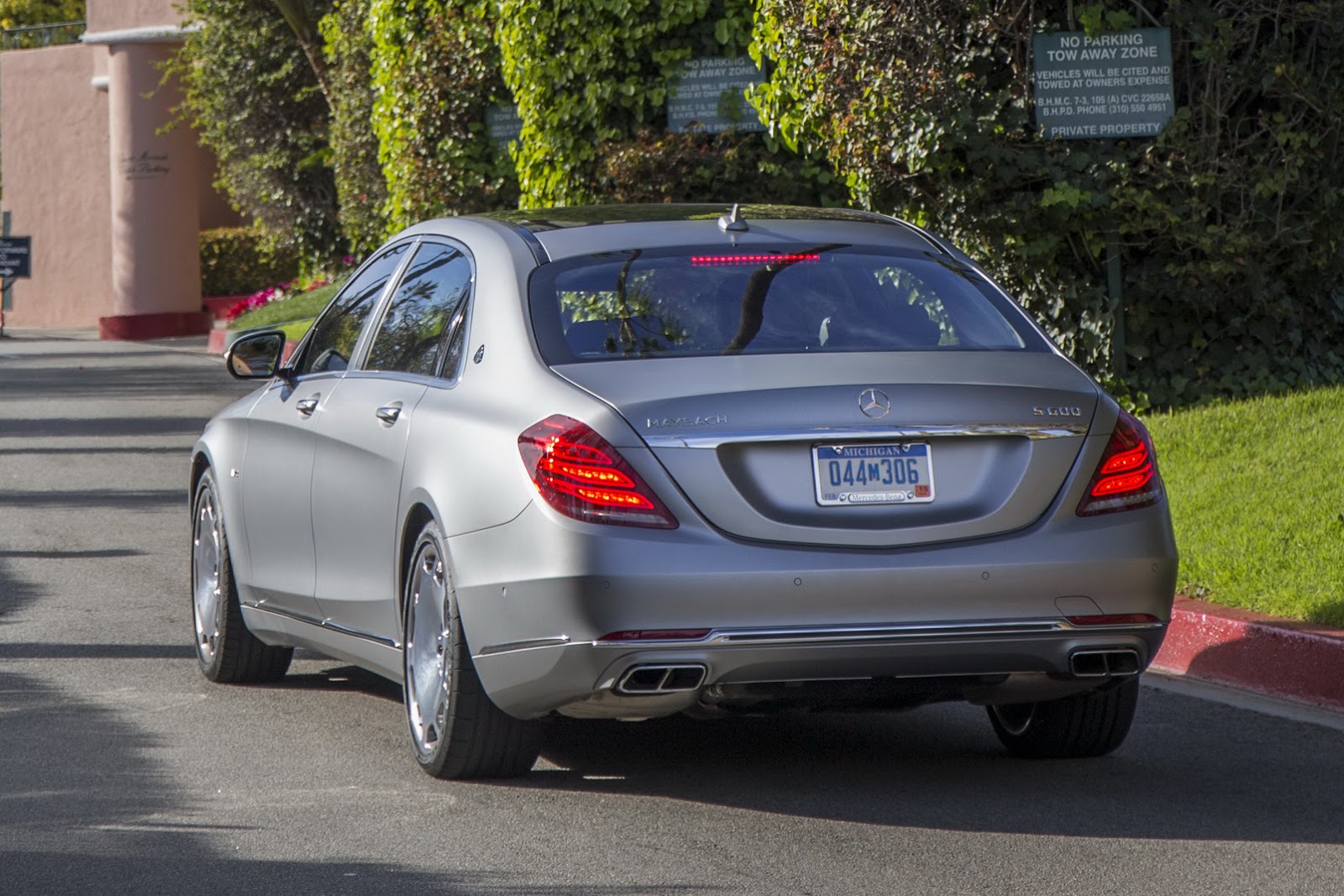 Mercedes-Maybach-S600-10