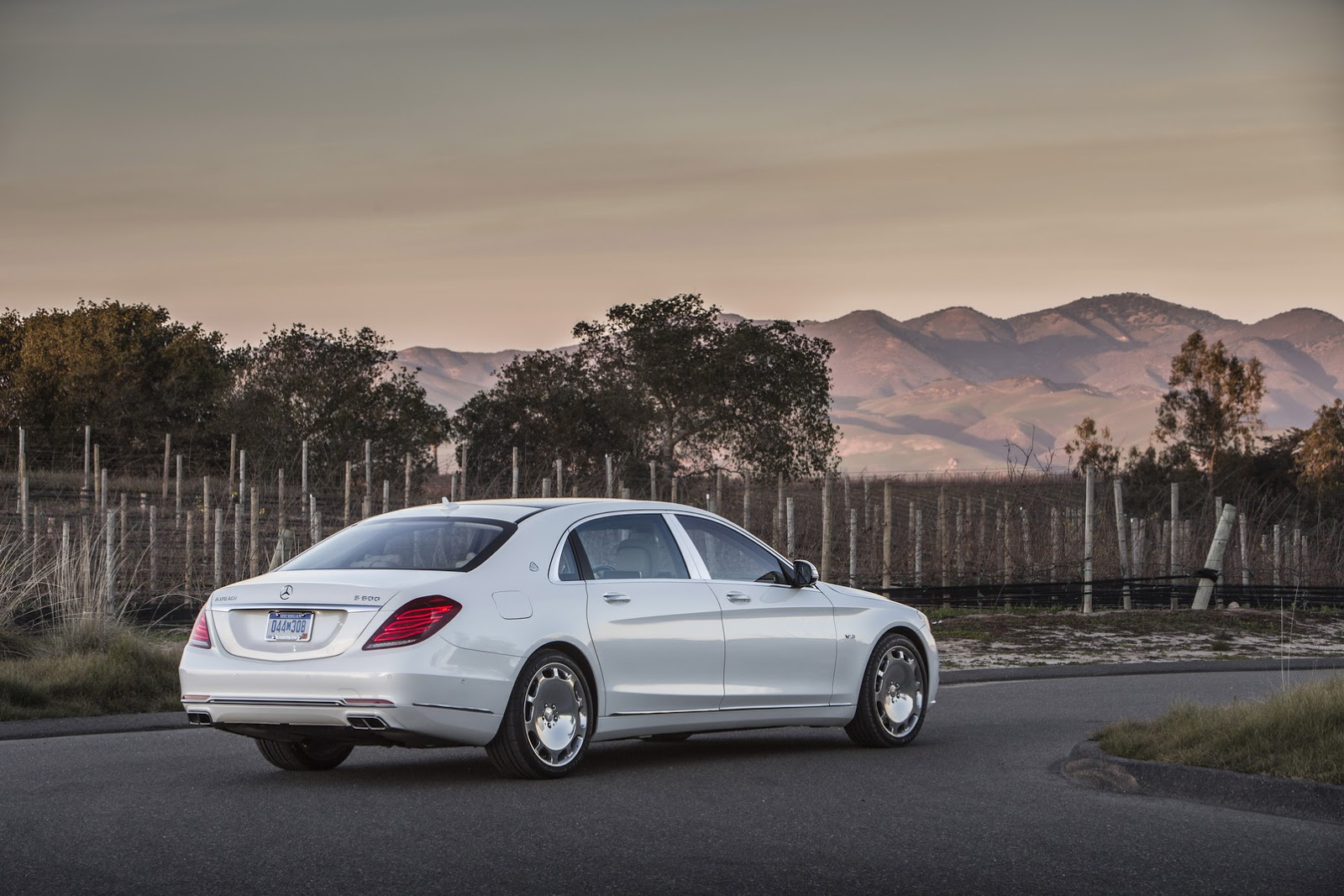 Mercedes-Maybach-S600-19