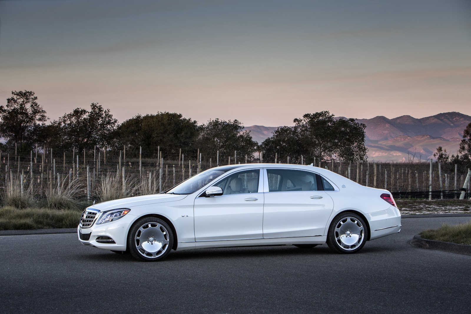 Mercedes-Maybach-S600-21