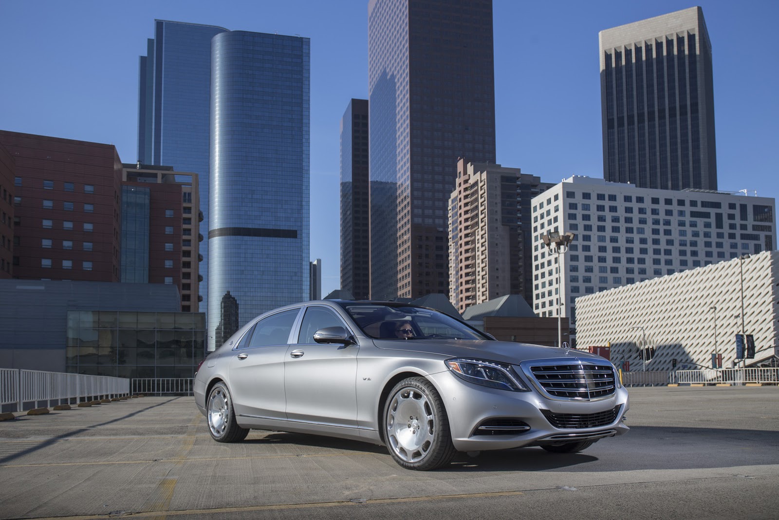 Mercedes-Maybach-S600-26