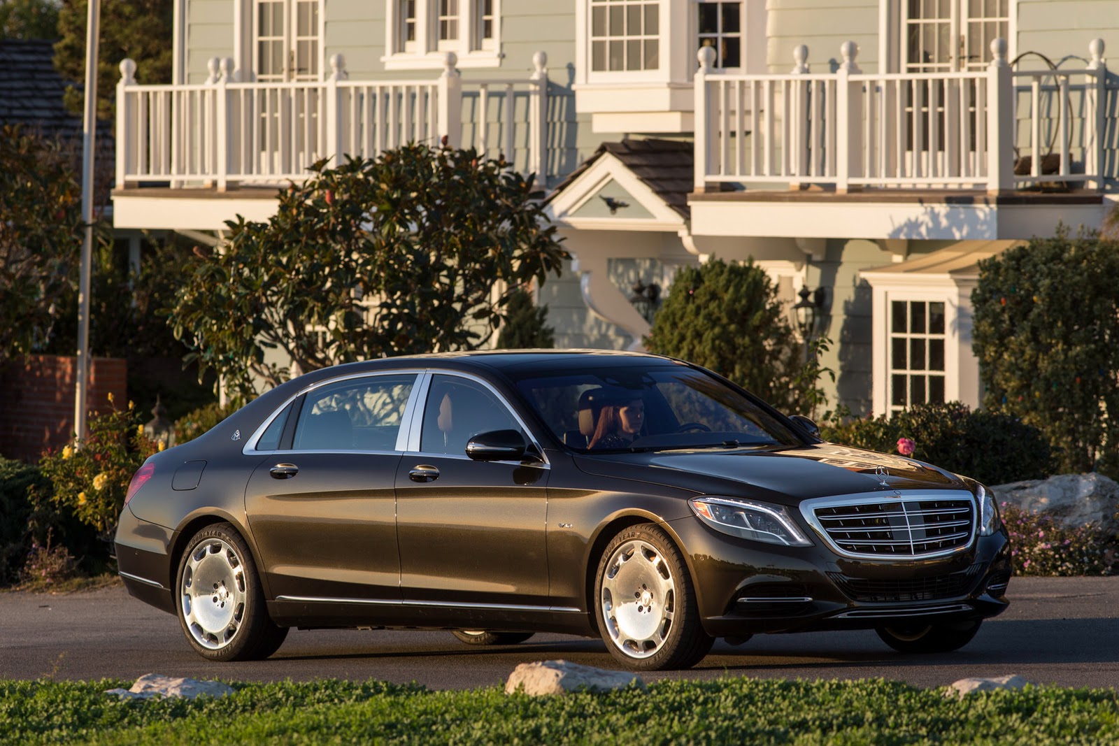 Mercedes-Maybach-S600-55