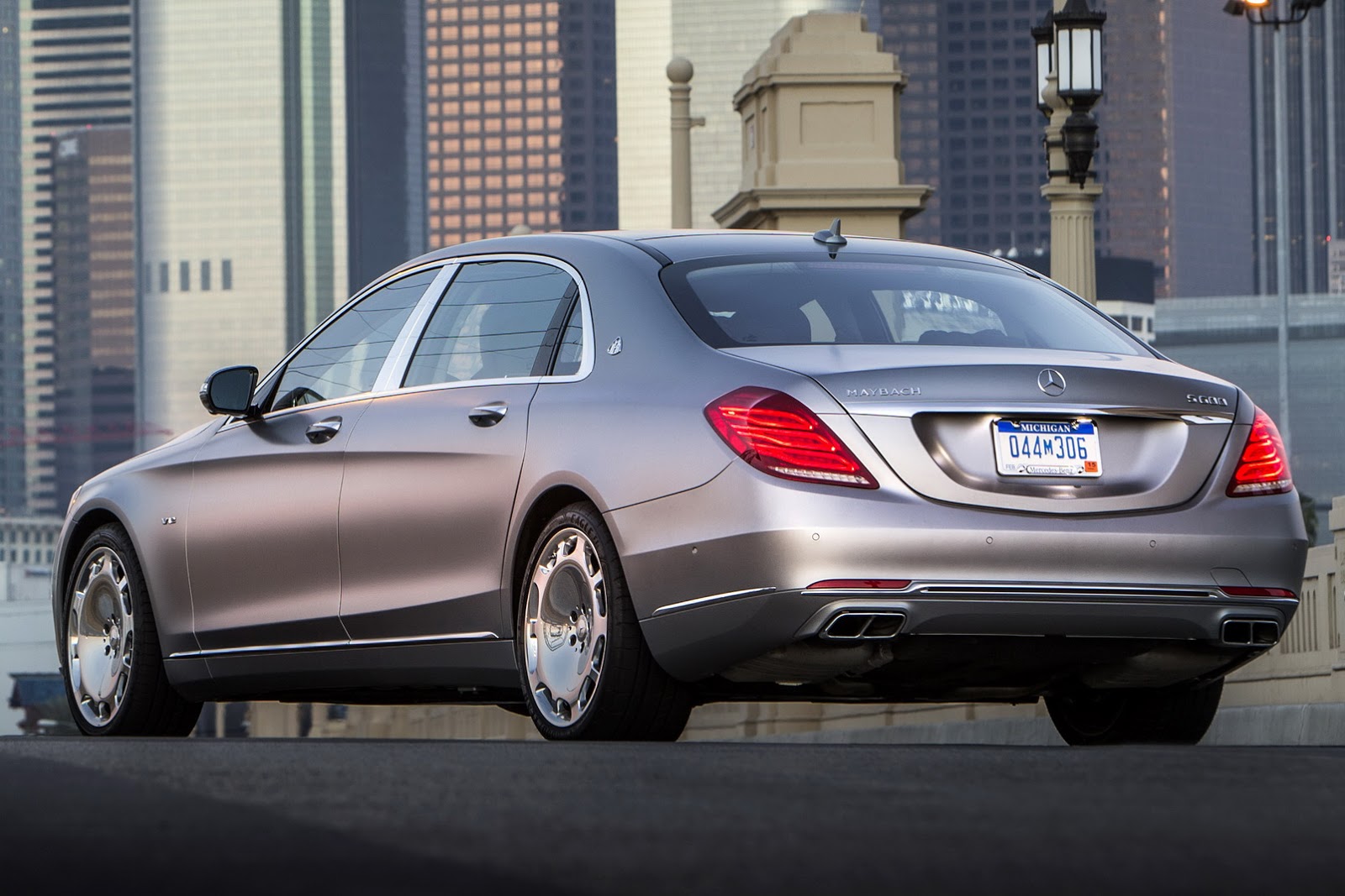 Mercedes-Maybach-S600-6