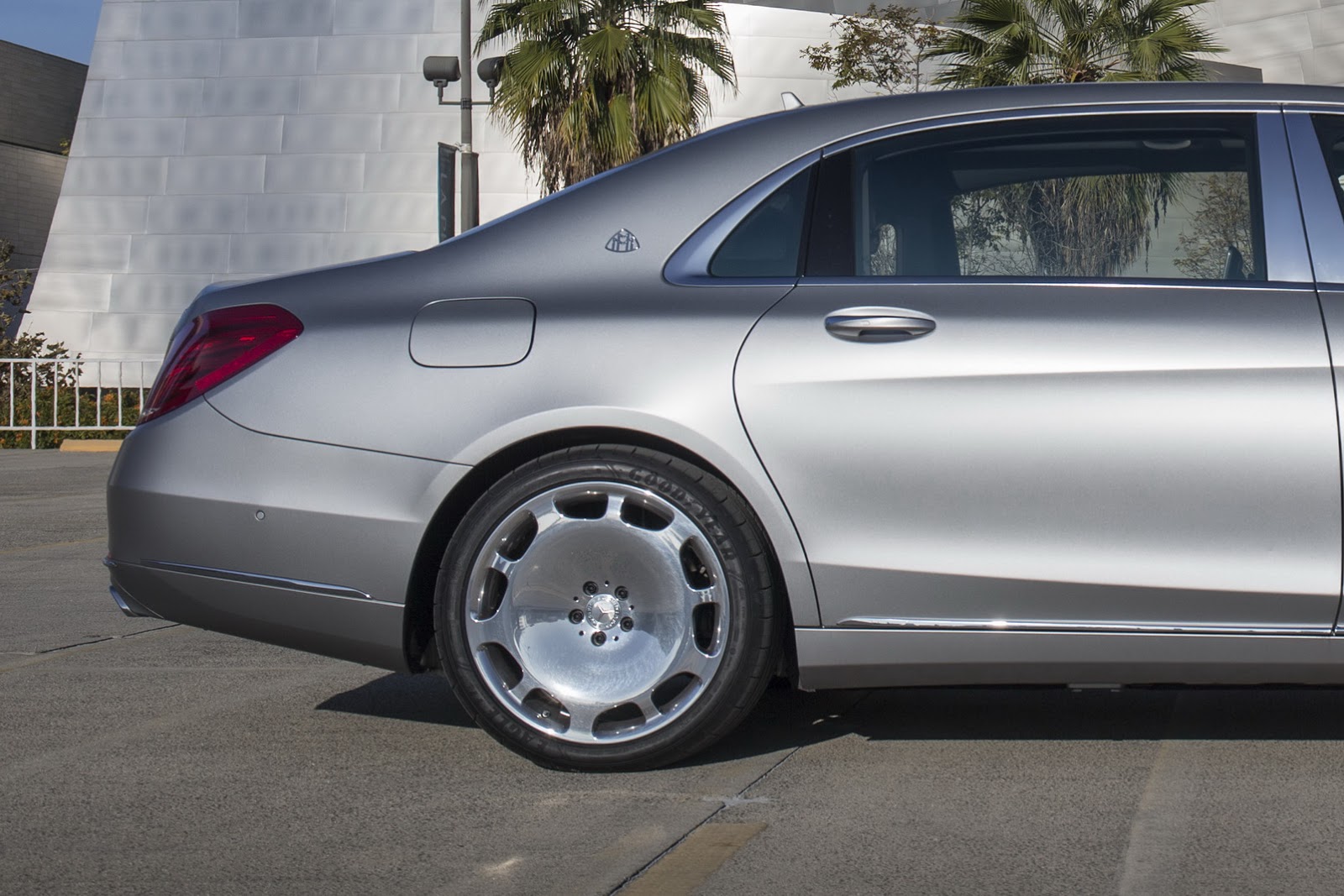 Mercedes-Maybach-S600-7