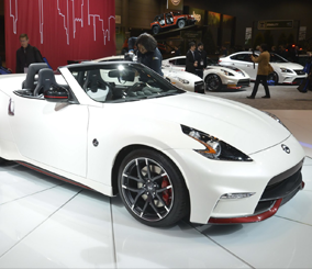 نيسان تطلق سيارتها "370Z" نيسمو ذو السقف المكشوف النموذجية Nissan 370Z NISMO 11