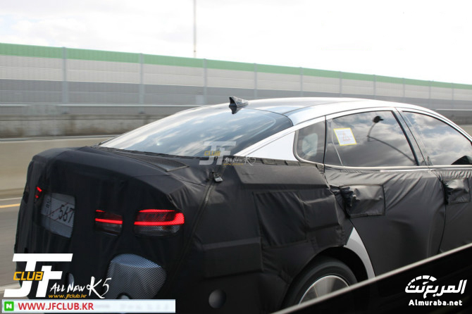 2016-kia-optima-spotted-testing-south-korea-7