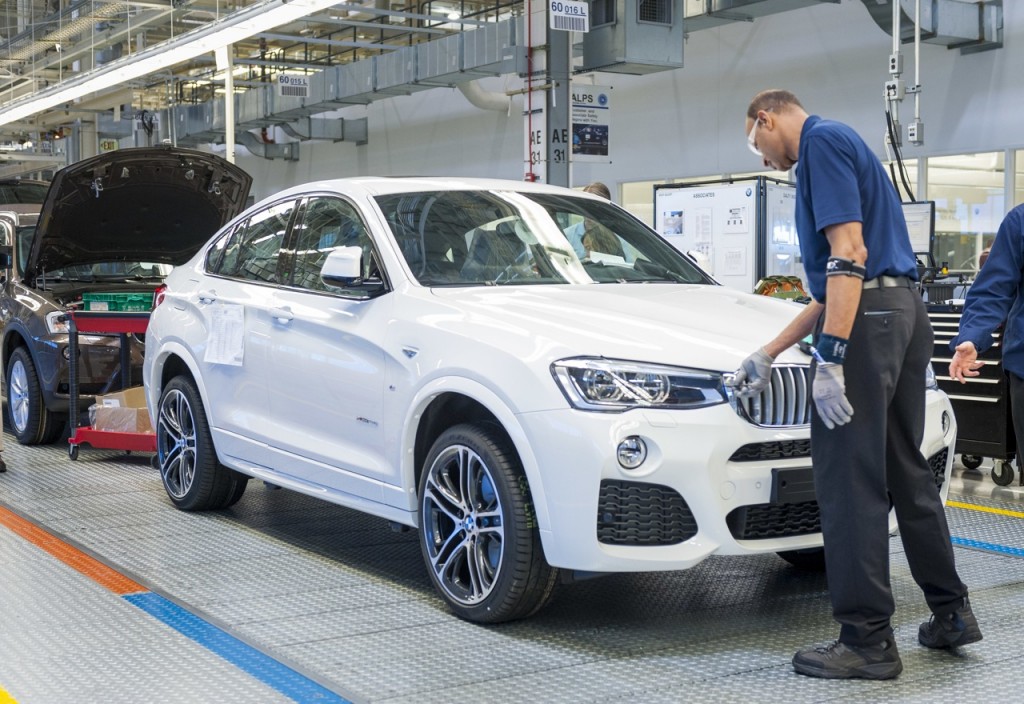 BMW-X4-front-three-quarters-at-Spartanburg-plant-1024x704