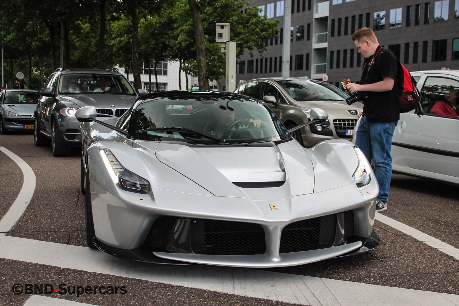 Ferrari-LaFerrar-Silver-1[3]