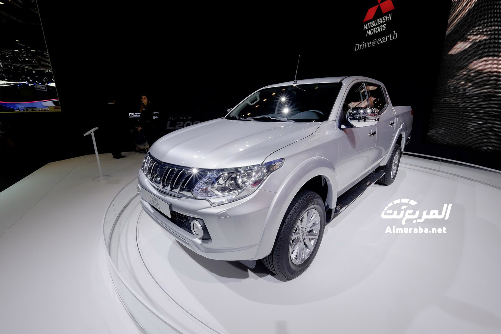 Mitsubishi-L200-2015-1