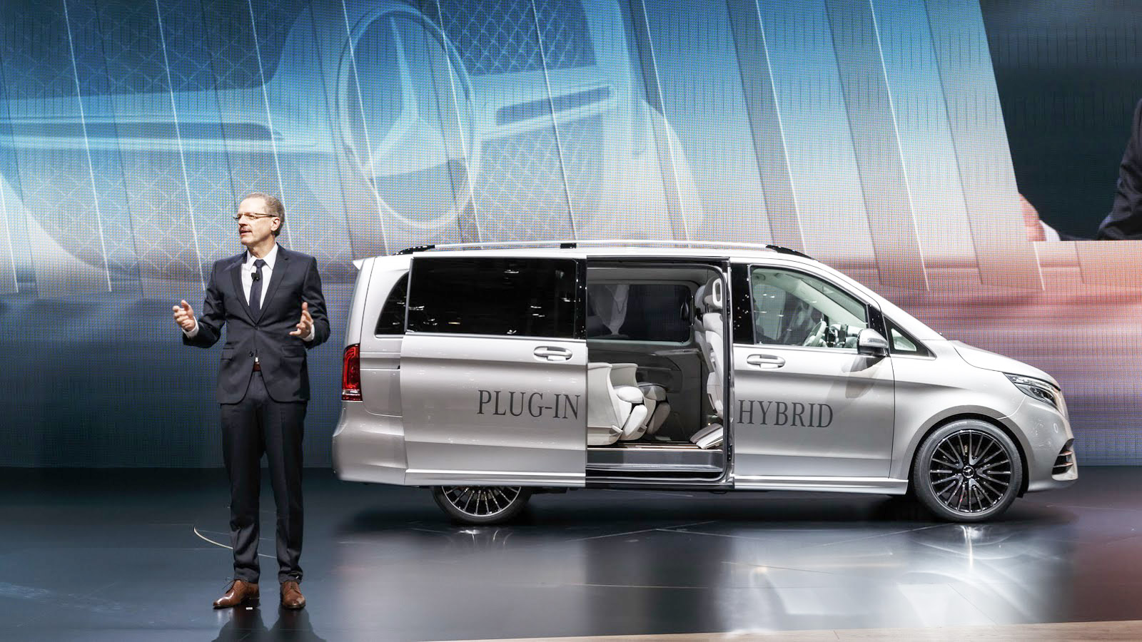 V-Class-PHEV1