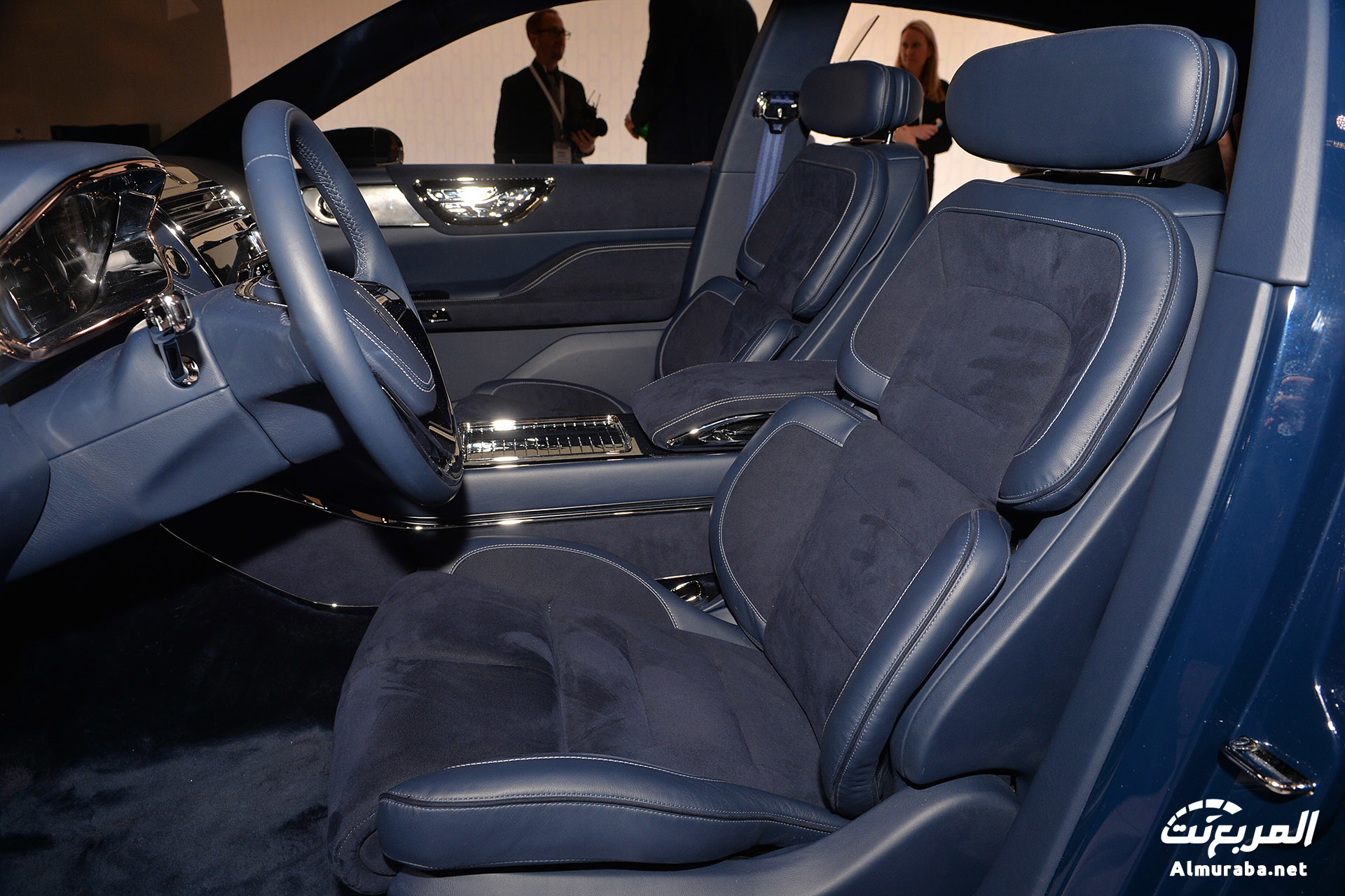 17-lincoln-continental-concept-ny-1