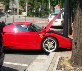 "بالصور" كوري يحطم فيراري انزو النادرة في شوارع مدينة سيول بكوريا الجنوبية Ferrari Enzo 4