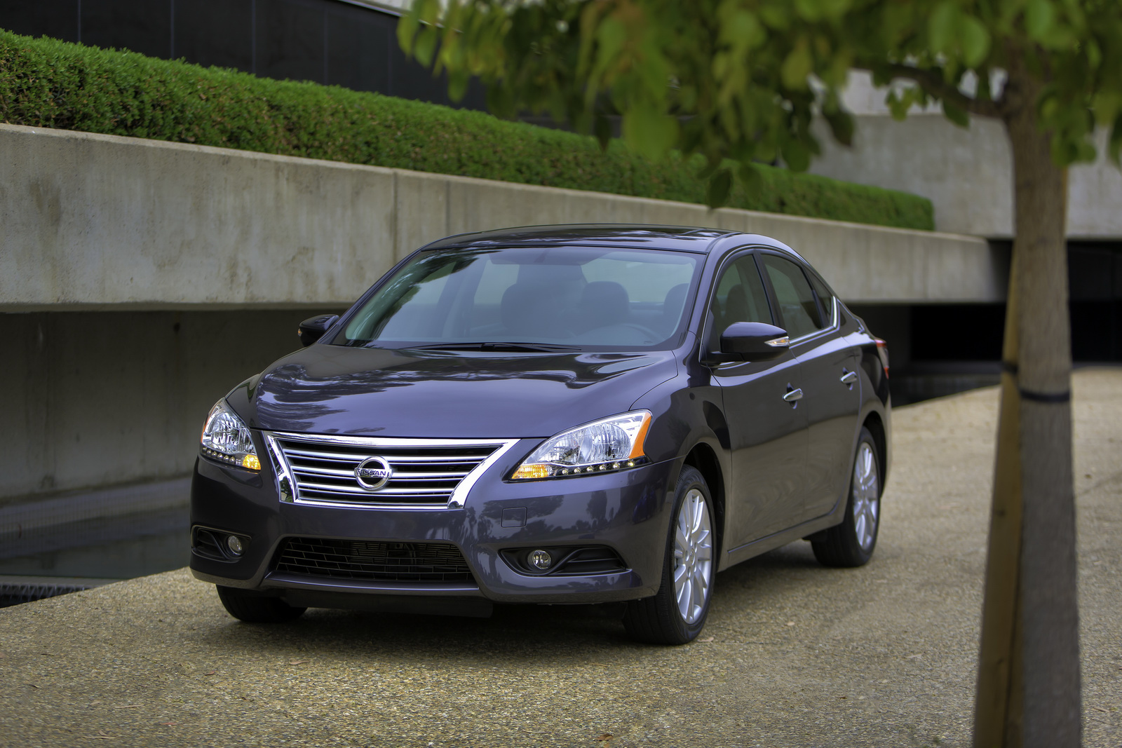 2015-Nissan-Sentra-1