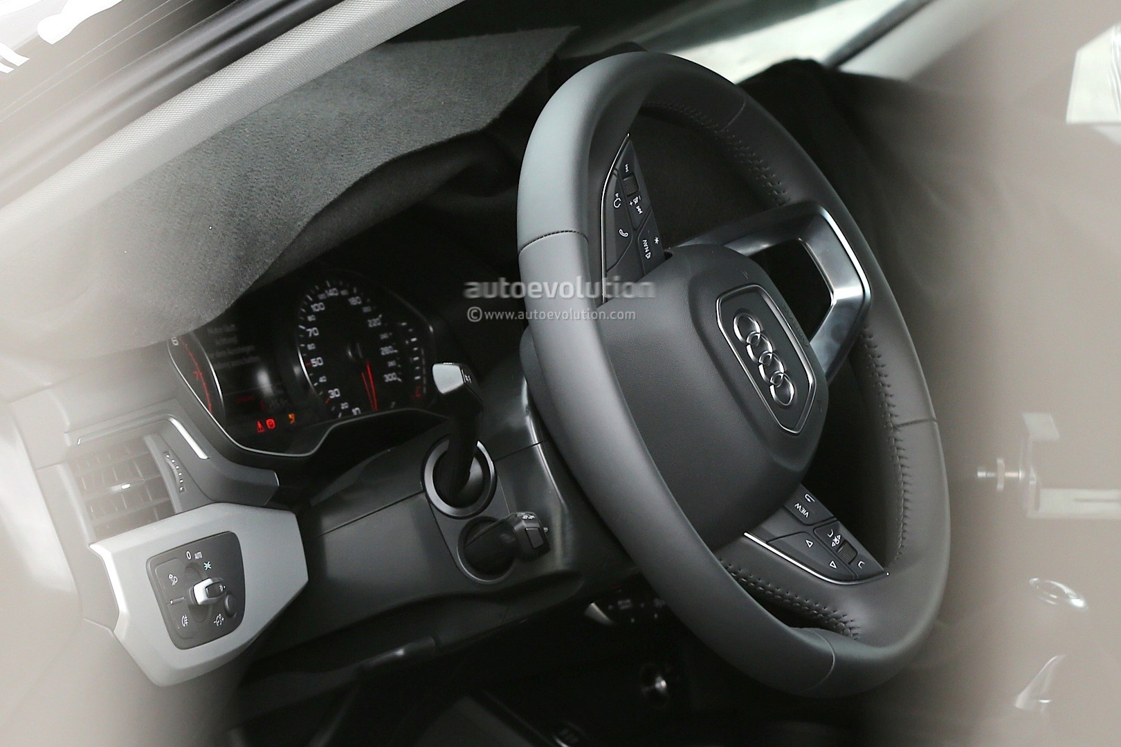 2016-audi-a4-interior-revealed-in-latest-spy-photos_3