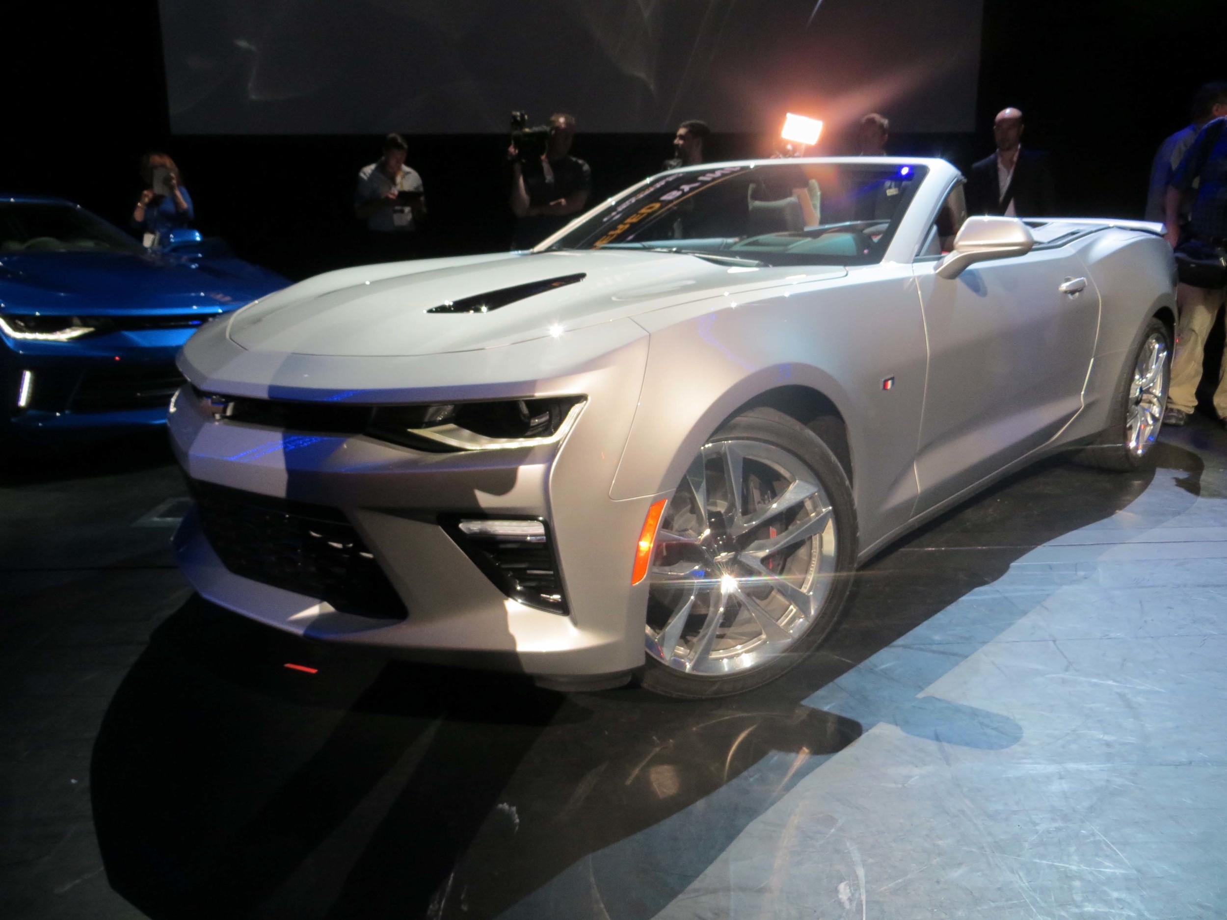 2016-chevy-camaro-convertible-0021-1