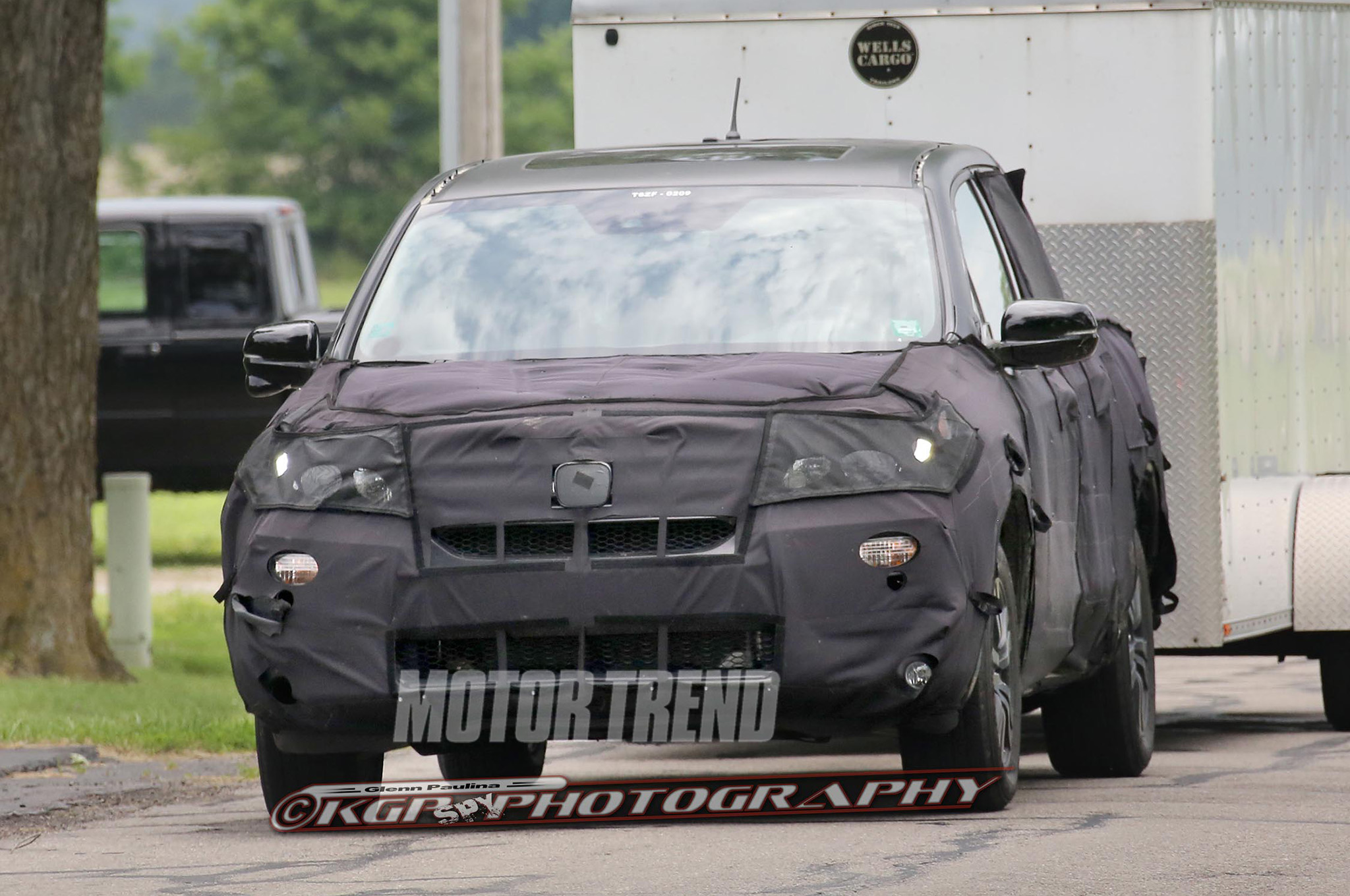 2016-honda-ridgeline-spy-shot-front-2