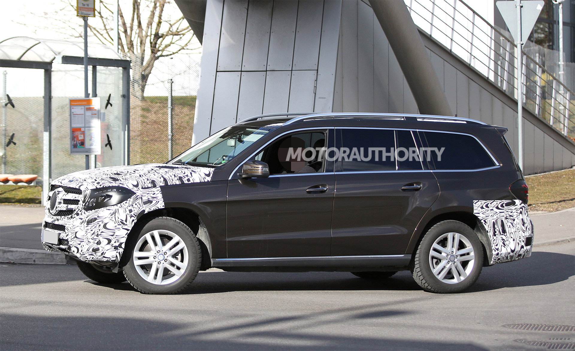 2016-mercedes-benz-gls-spy-shots--image-via-s-baldauf-sb-medien_100502304_h