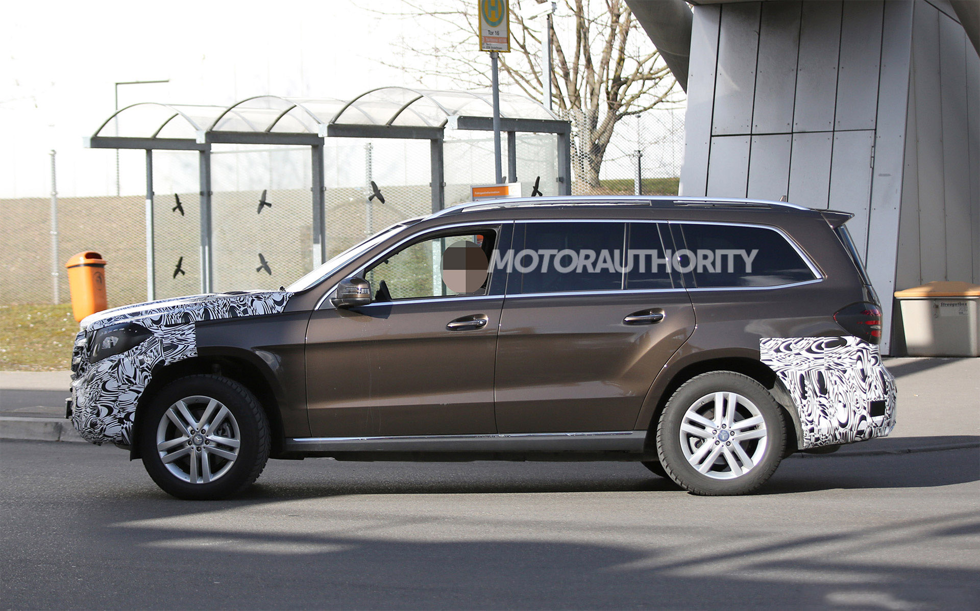 2016-mercedes-benz-gls-spy-shots--image-via-s-baldauf-sb-medien_100502305_h