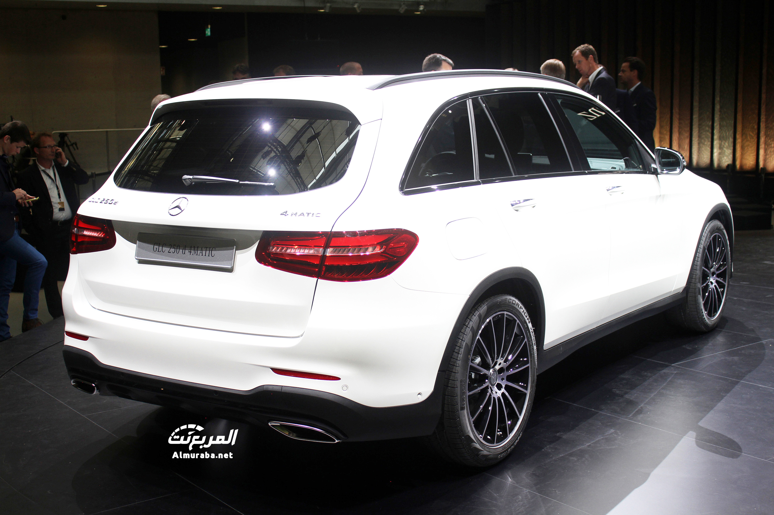 2016-mercedes-glc-250d-004-1