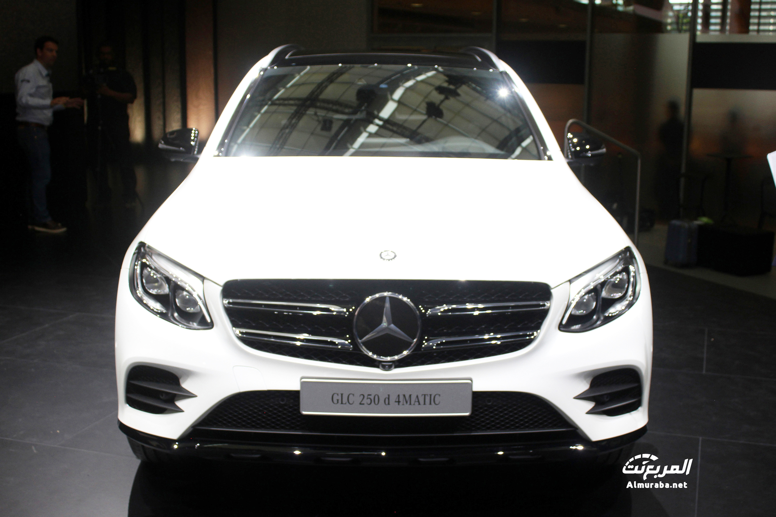 2016-mercedes-glc-250d-007-1